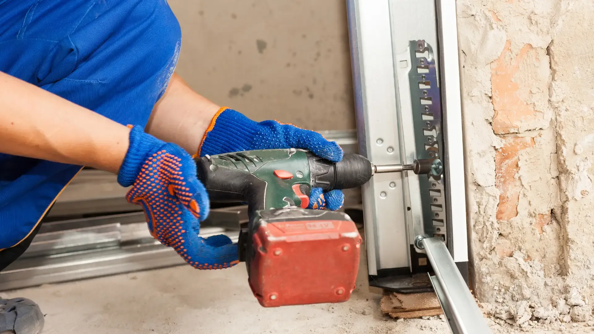 Can a Damaged Garage Door Be Repaire