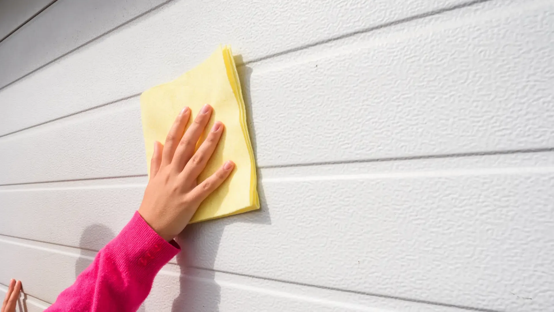 How to Clean Garage Door Tracks