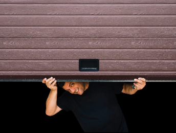 How to Close a Garage Door Without Power: Easy Manual Tips
